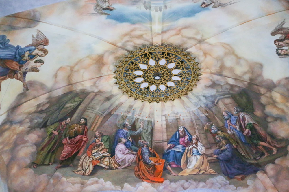 chiem-nguong-nha-tho-duoc-xay-dung-tu-hon-1.000-khoi-da-o-quang-binh (9).JPG