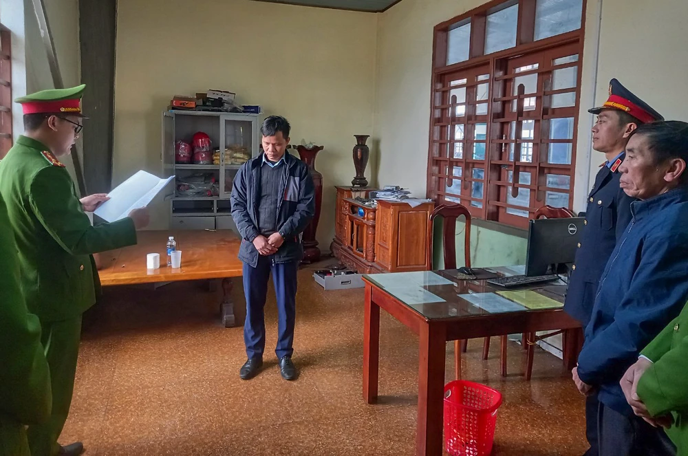 Thêm 1 Phó giám đốc trung tâm đăng kiểm ở Quảng Bình bị khởi tố