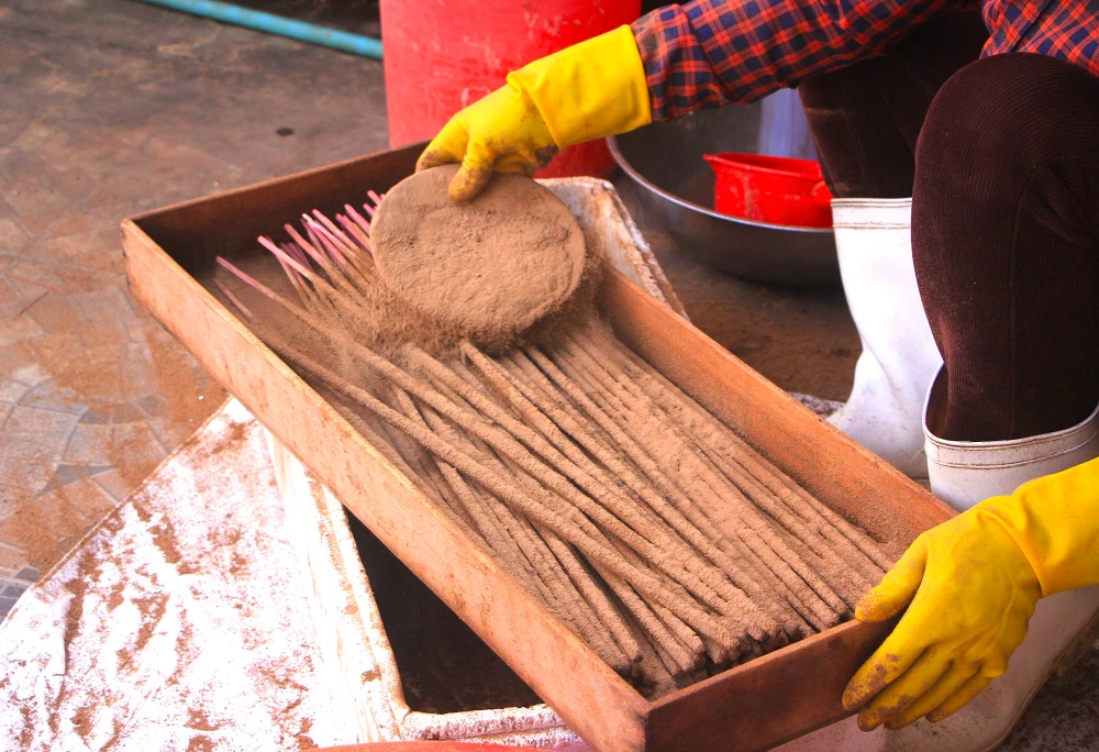 Lang-huong-tram-300-nam-tuoi-o-Quang-Binh-tat-bat-vao-vu-Tet (2).JPG