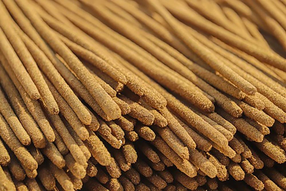 Lang-huong-tram-300-nam-tuoi-o-Quang-Binh-tat-bat-vao-vu-Tet (9).jpg