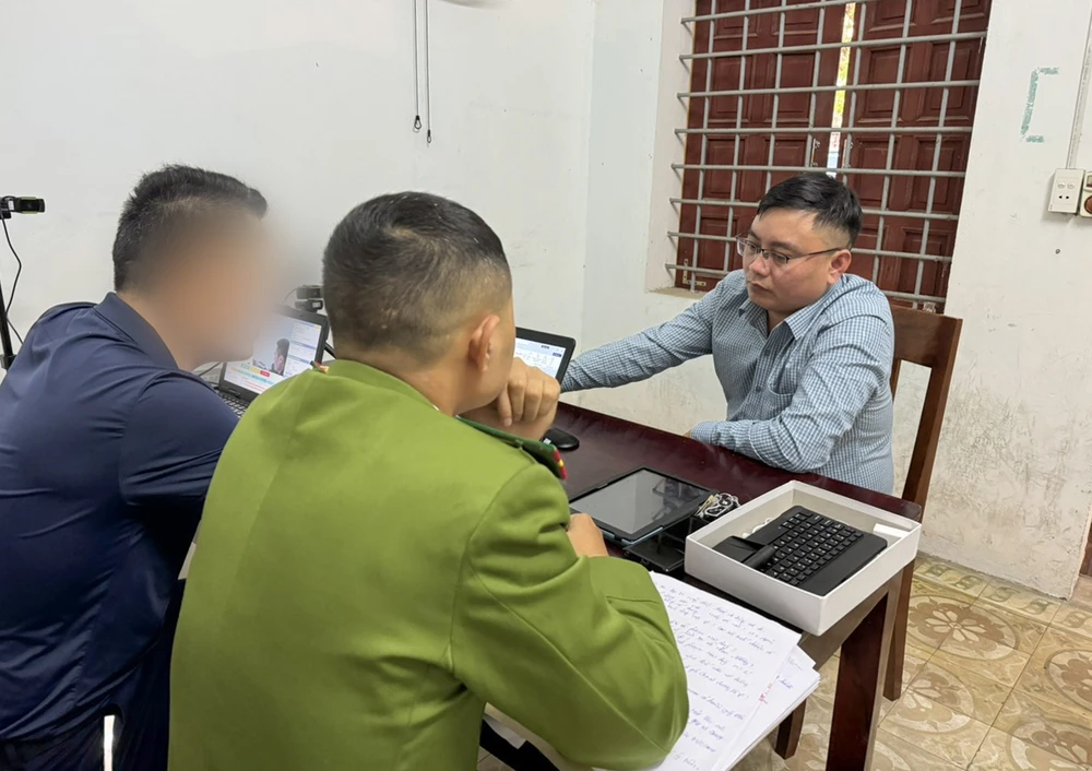 Bắt kẻ tự xưng là Phó Tổng biên tập một cơ quan báo chí, chiếm đoạt hơn 100 triệu đồng