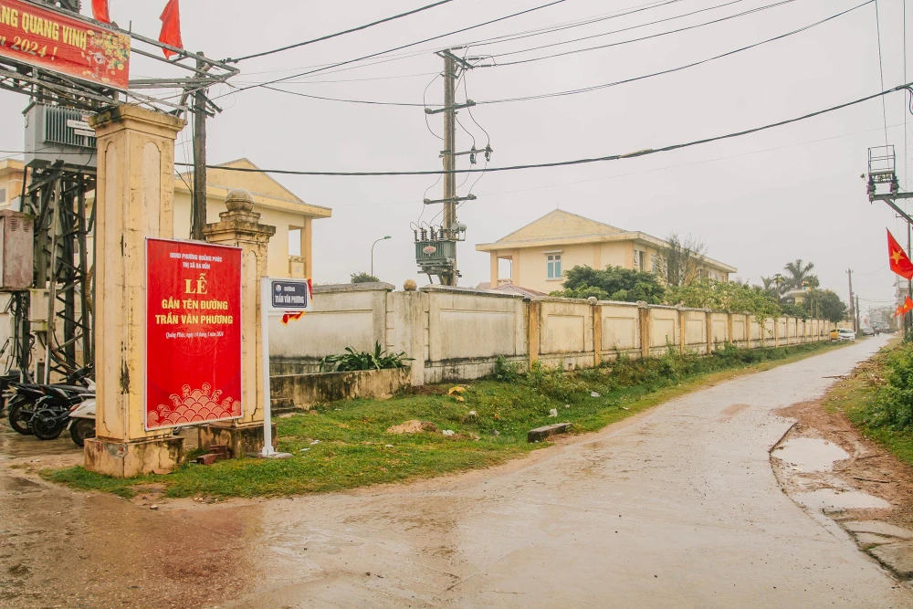 Gan-ten-duong-mang-ten-Liet-Sy-Gac-Ma-Tran-Van-Phuong (4).jpg