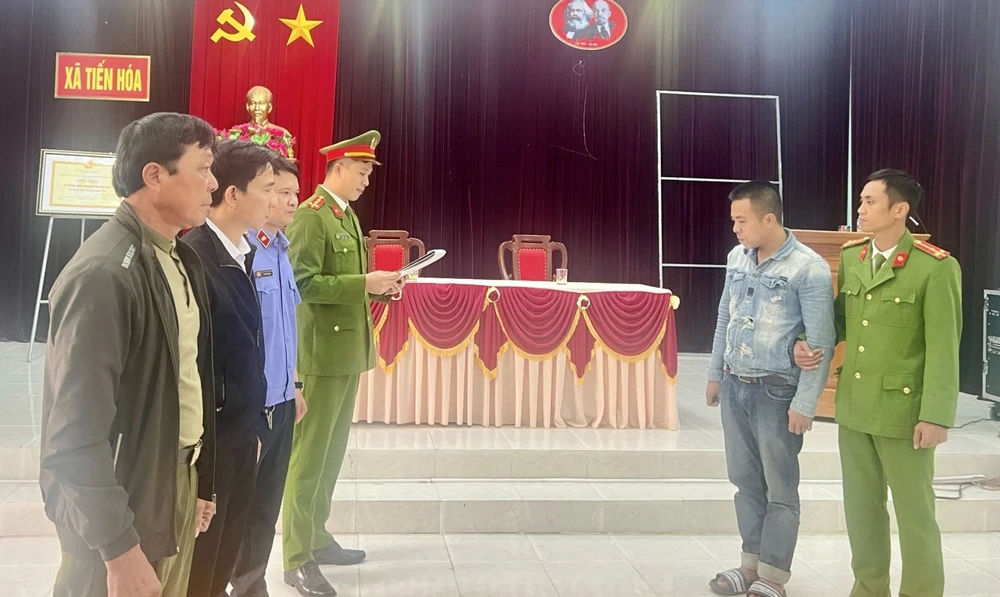 Thêm một vụ đánh tráo 17 bộ lốp xe tải của công ty bán lấy tiền tiêu xài