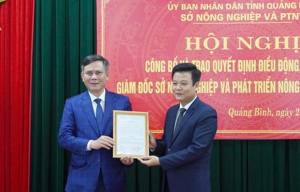 Bo-nhiem-giam-doc-cac-so-nn-ptnt-so-kh-cn-va-chanh-van-phong-ubnd-tinh (3).jpg