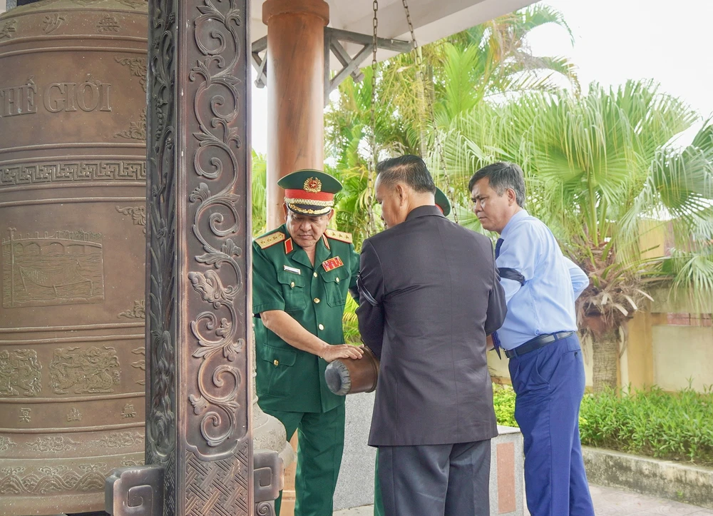 Trang nghiêm lễ truy điệu, an táng 16 hài cốt liệt sĩ tại nghĩa trang Ba Dốc