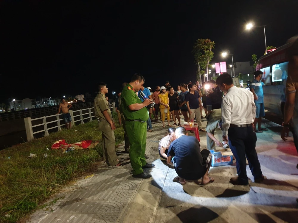 Xót xa hai cháu bé 6 tuổi đuối nước tử vong ở kênh sinh thái