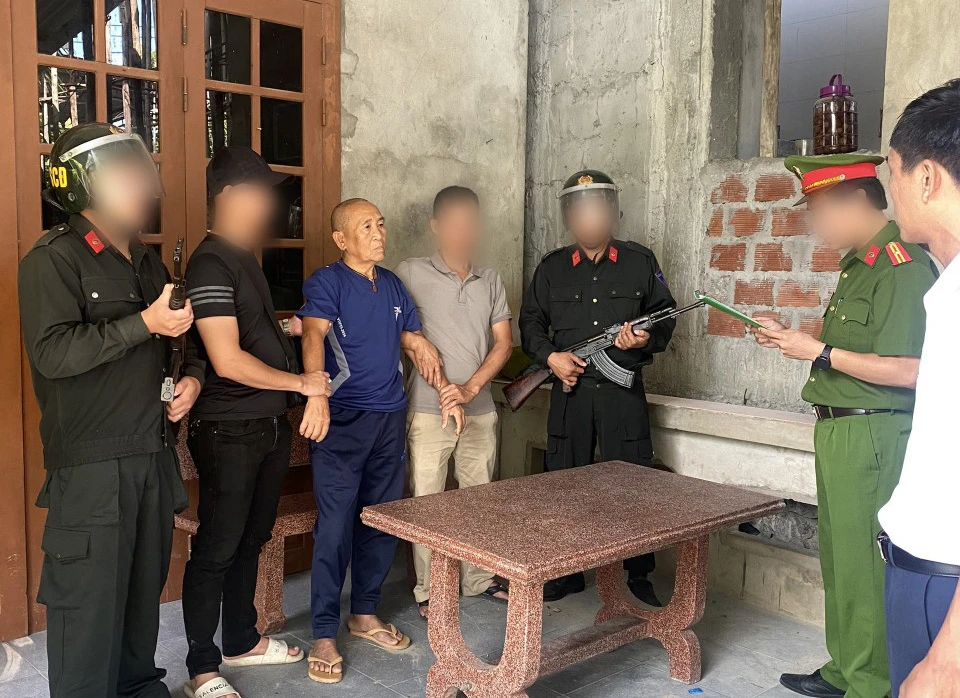 Khởi tố Nguyễn Văn Nhơn về hành vi xâm phạm lợi ích của Nhà nước. Ảnh: CA