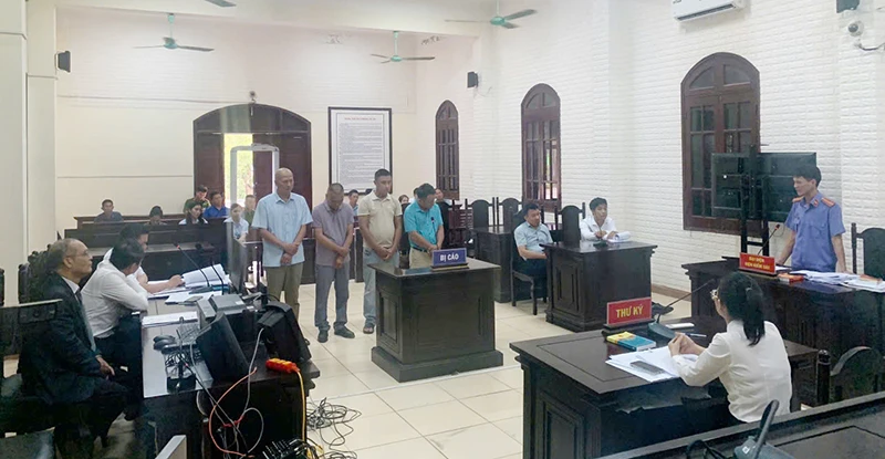 Phó Giám đốc Trung tâm đăng kiểm ở Quảng Bình lãnh án 7 năm tù vì nhận hối lộ