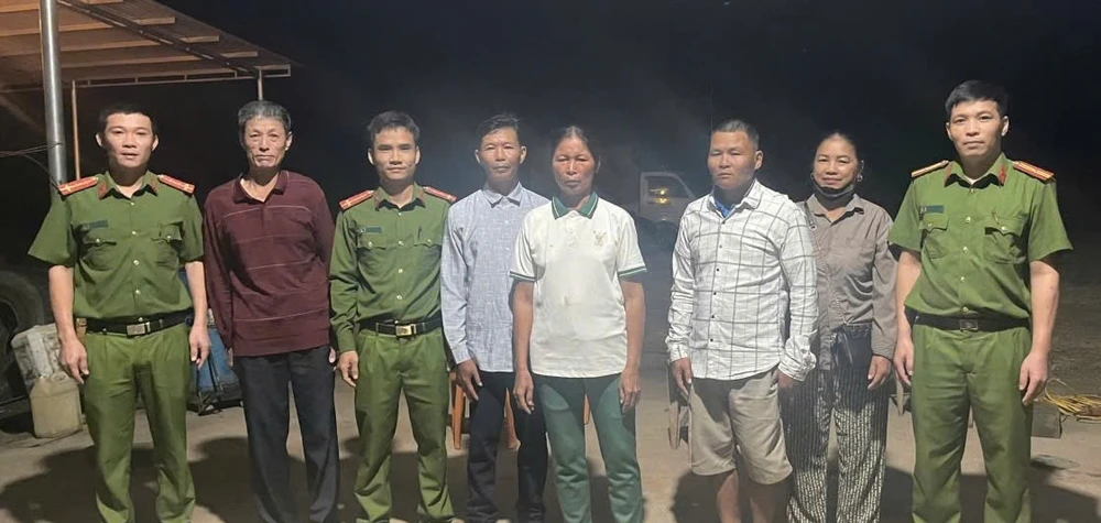 Công an Quảng Bình tìm người thân giúp người phụ nữ ở Nghệ An đi lạc gần 200 km