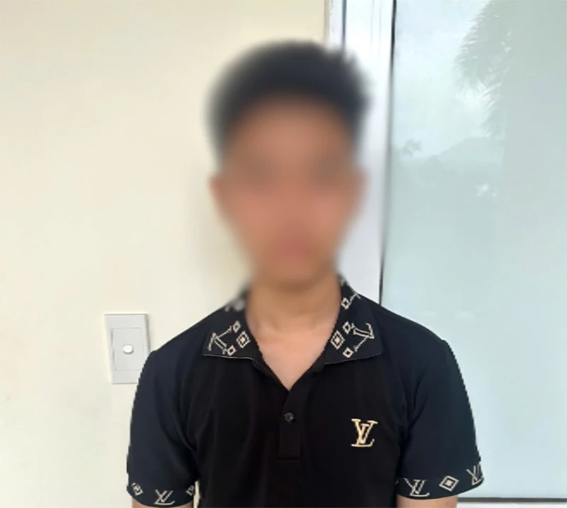 Thanh niên 17 tuổi có hơn 3 tỉ đồng trong tài khoản bị bắt vì bán vé máy bay 'ảo'