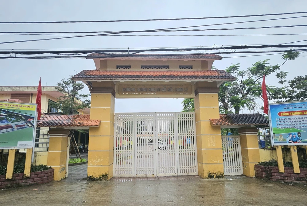 Làm rõ vụ phụ huynh vào tận trường dằn mặt nữ học sinh lớp 7 ở Quảng Bình