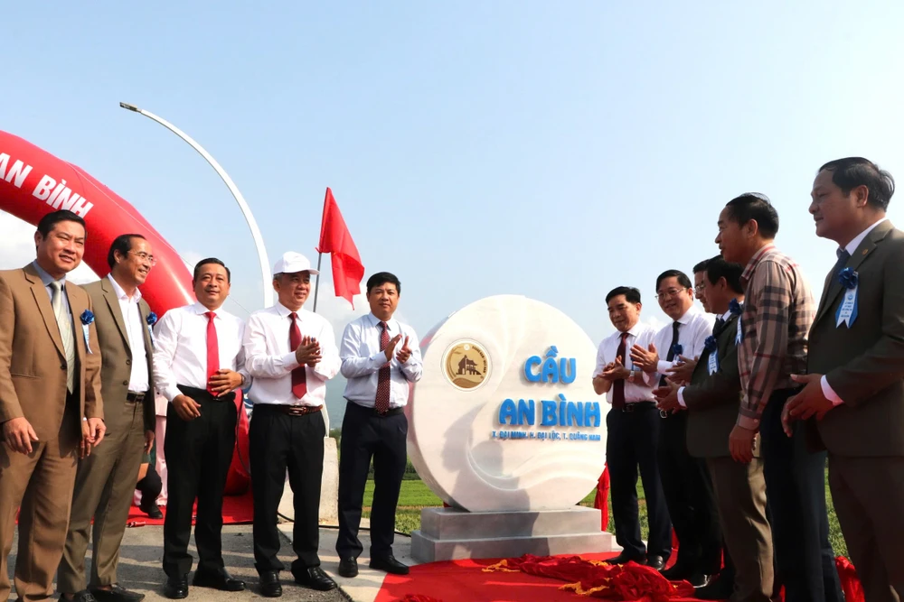 thong-xe-ky-thuat (1).jpg