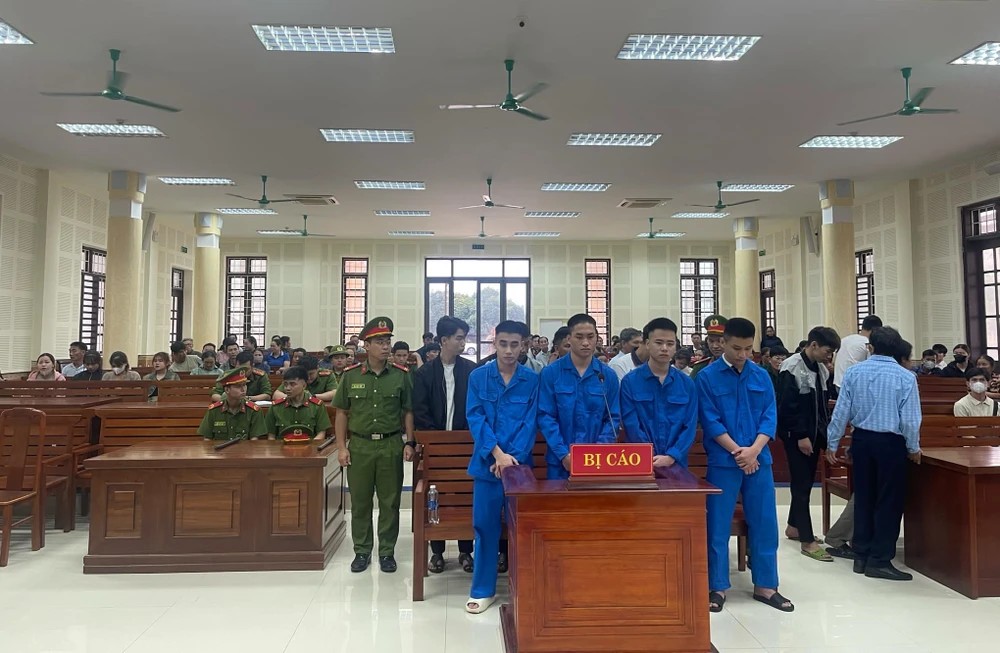 1 phút bốc đồng, 2 mạng người ra đi, 10 thanh thiếu niên vào tù