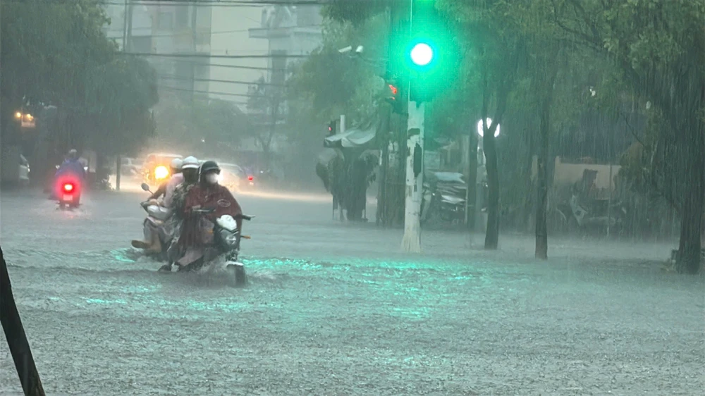 ngap-ung-nhieu-tuyen-duong-o-Dong-Hoi (6).jpg