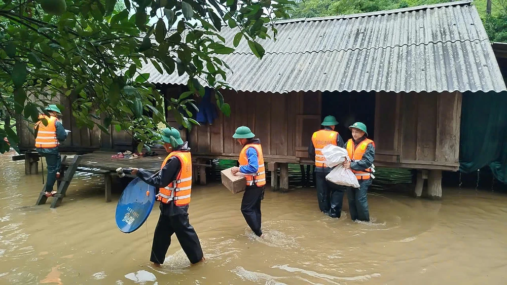 Quảng Bình: Di dời 52 người dân đến nơi an toàn do mưa lũ bão số 1