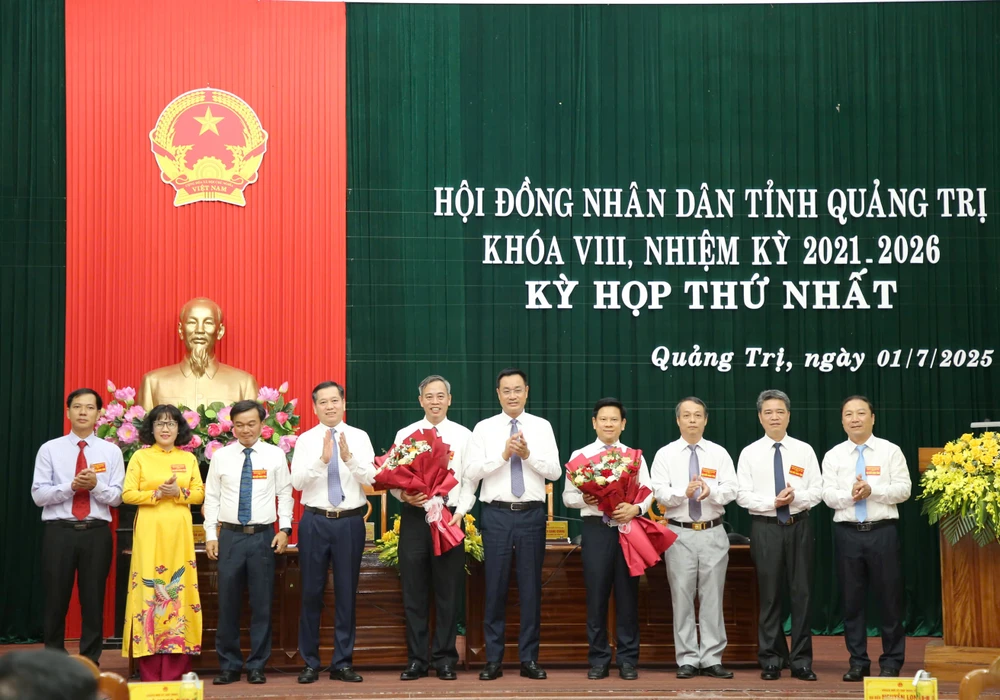 tinh-quang-tri-hop-hdnd-dau-tien (1).jpg