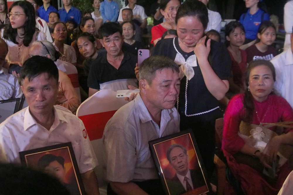 thu-tuong-pham-minh-chinh-thap-nen-tri-an (8).JPG