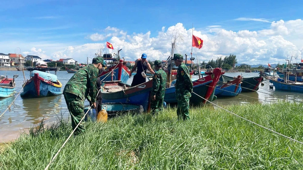 Quảng Trị cấm biển, huy động hơn 1.000 cán bộ chiến sĩ biên phòng ứng phó bão số 5
