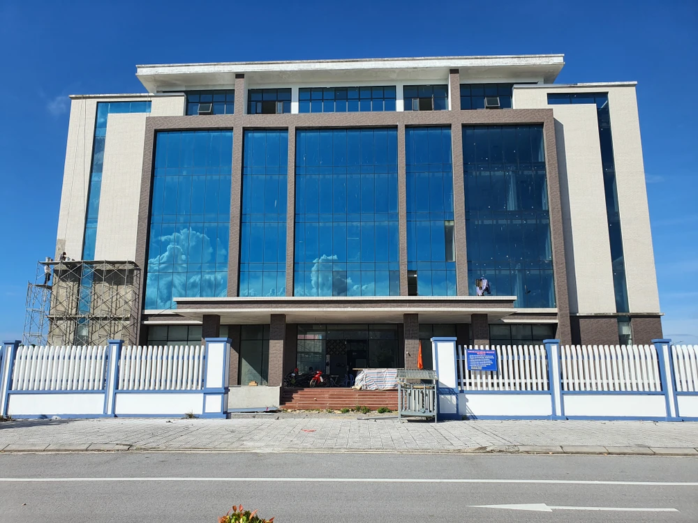 Dự án gần 50 tỉ đồng xài hết sạch tiền dự phòng rồi 'đắp chiếu' đã thi công trở lại