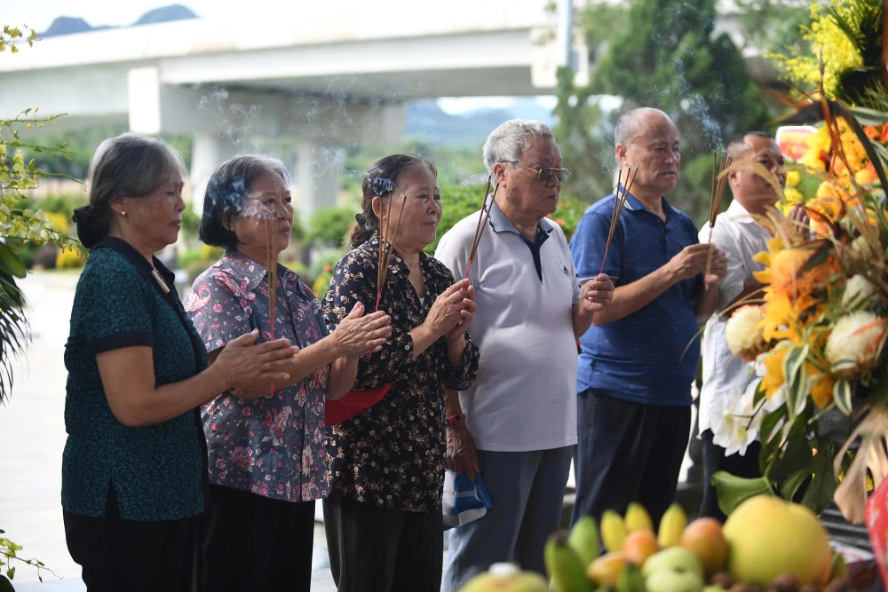 Cận cảnh khu tưởng niệm 16 thanh niên xung phong hy sinh tại “chảo lửa” Long Đại