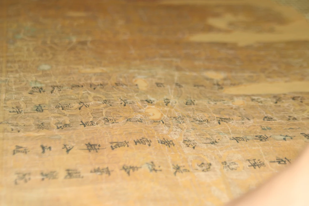 sac-phong-vua-khai-dinh (1).JPG