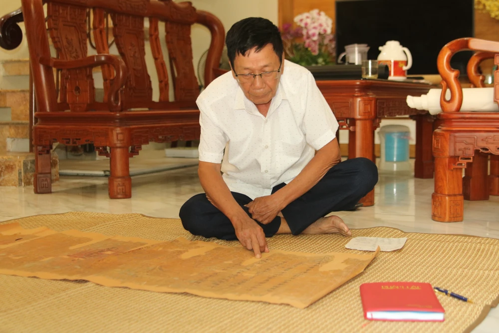 sac-phong-vua-khai-dinh (2).JPG