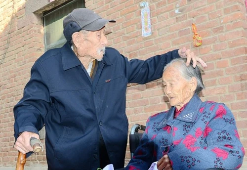 Những cặp vợ chồng ‘có một không hai’ trên thế giới - Ảnh 5