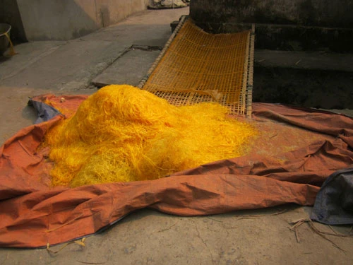 Cận cảnh công nghệ 'giẫm chân' sản xuất miến - 5