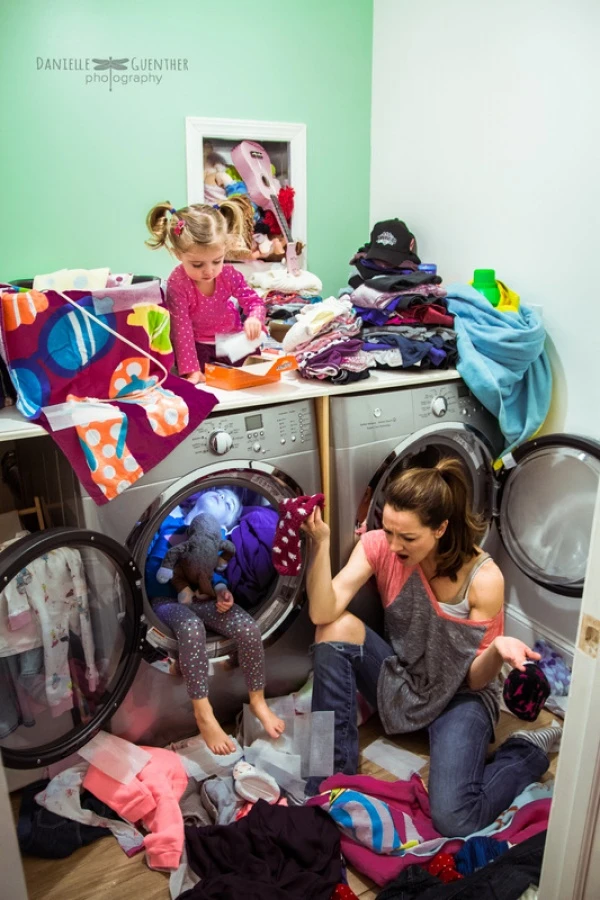 Đảo chiều suy nghĩ với bộ ảnh gia đình vừa thật vừa hài ảnh 11