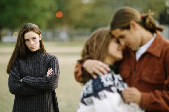 Năm điều người thứ ba luôn có, làm vợ nên cảnh giác ảnh 1