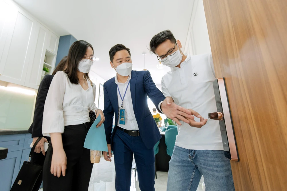 Căn hộ được bàn giao hoàn thiện cơ bản nội thất cao cấp của Hafele, An Cường, America standard… Căn hộ được bàn giao hoàn thiện cơ bản nội thất cao cấp của Hafele, An Cường, America standard…