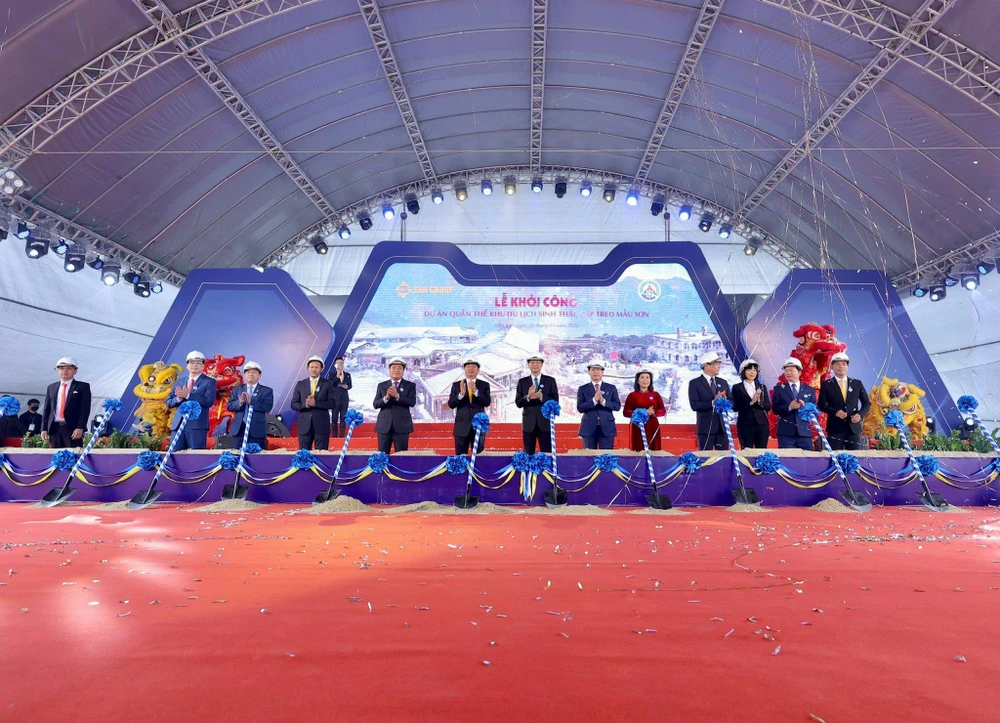 Lễ khởi công Quần thể khu du lịch sinh thái, cáp treo Mẫu Sơn