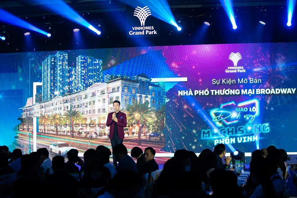 Sự kiện mở bán phố thương mại Broadway tại Vinpearl Landmark 81 phải giới hạn người tham dự để đảm bảo công bằng.