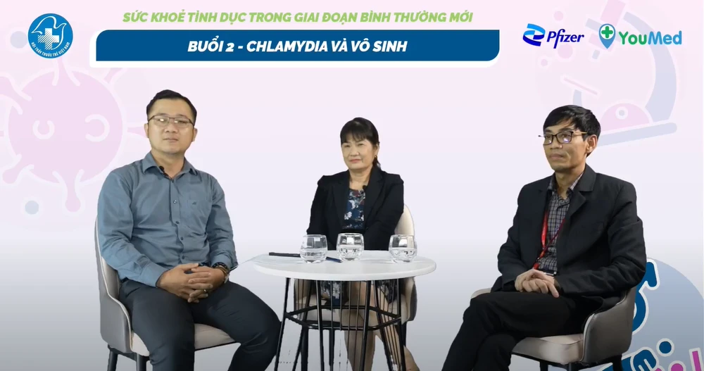 ThS. DS. Trương Văn Đạt, PGS. TS. BS. Lưu Thị Hồng và TS. BS. Nguyễn Hoài Bắc trong buổi hội thảo trực tuyến (từ trái sang)