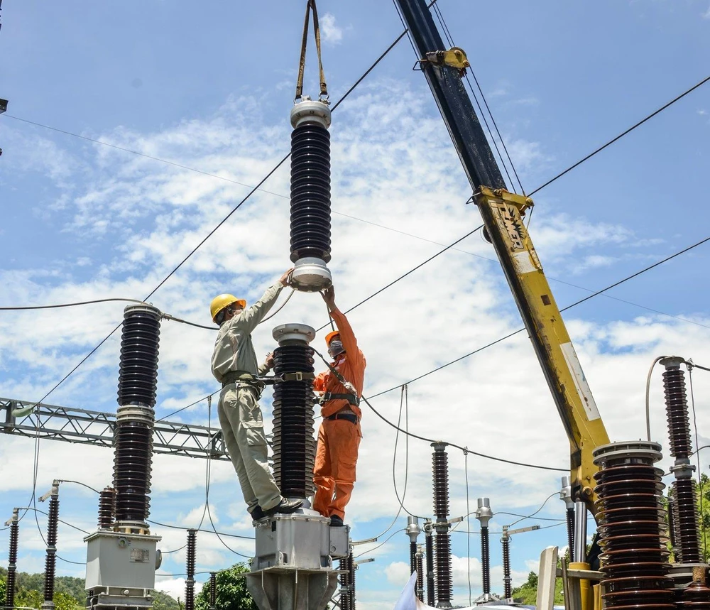 EVNGENCO1 tăng cường sửa chữa bảo dưỡng tại các nhà máy điện, đảm bảo đúng tiến độ và chất lượng.