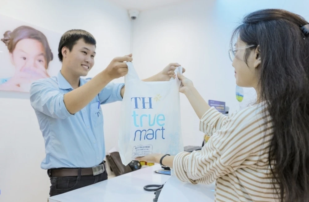 Thìa sữa chua hay túi sử dụng tại các TH true mart đều được sản xuất từ chất liệu thân thiện với môi trường.
