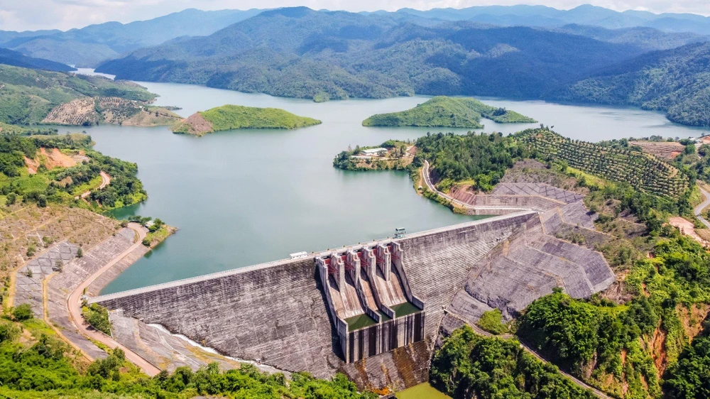 Nhiều thủy điện của EVNGENCO1 phát vượt kế hoạch sản lượng. Nhiều thủy điện của EVNGENCO1 phát vượt kế hoạch sản lượng.