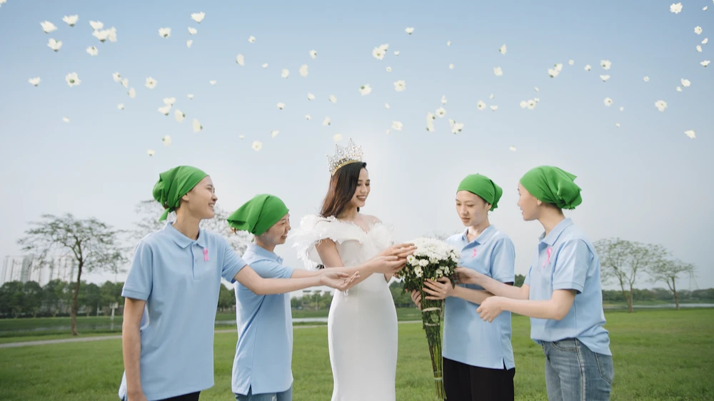 Hoa hậu Đỗ Thị Hà đồng hành cùng Bệnh viện thẩm mỹ Thu Cúc trong các dự án cộng đồng.