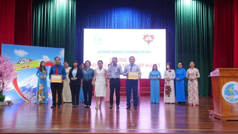 Lễ phát động chung tay phòng chống SXH do HLHPN và JUMBO VAPE - Fumakilla phối hợp triển khai