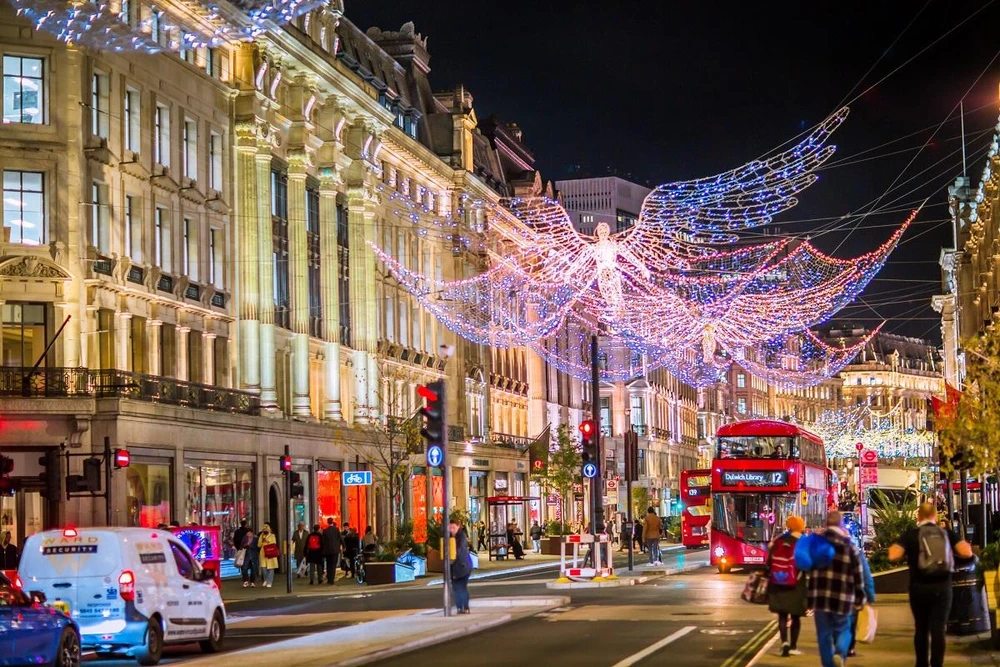 Kinh tế đêm là mảnh ghép quan trọng của những thiên đường du lịch. Ảnh Shutterstock