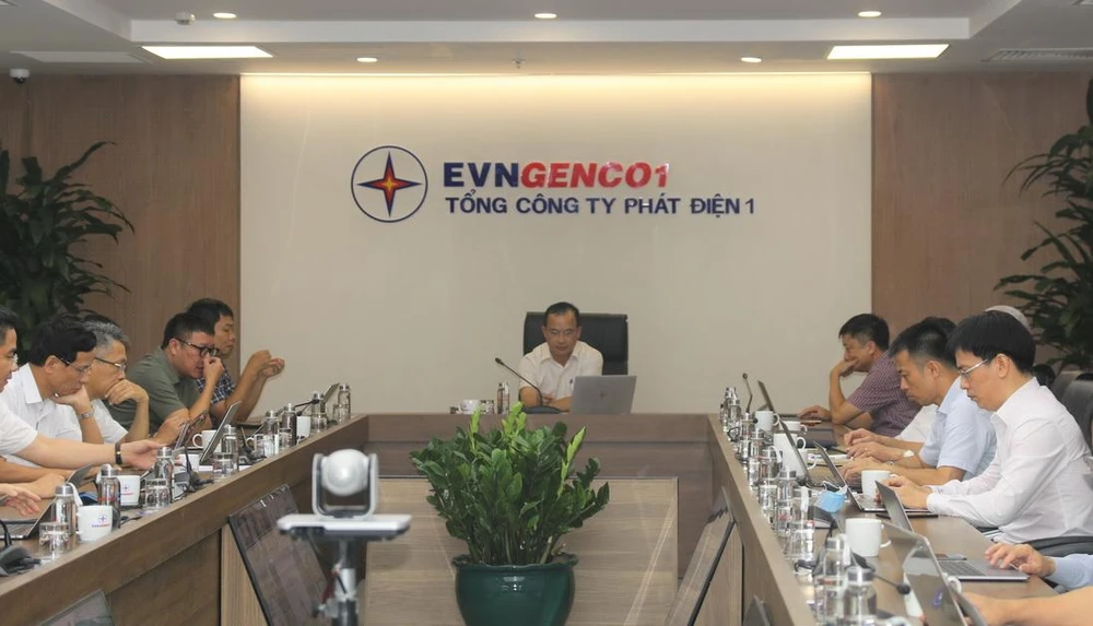 Ông Nguyễn Hữu Thịnh, Tổng Giám đốc EVNGENCO1 chủ trì giao sản xuất kinh doanh tháng 9-2022.