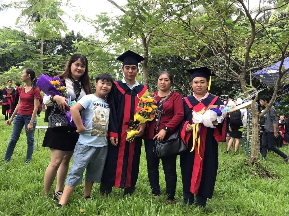 Chàng trai 9X Nguyễn Phước Long bắt đầu bằng con đường học tập giống bạn bè đồng trang lứa