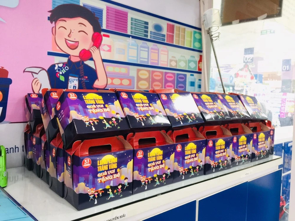 Co.opmart và Co.opXtra đồng loạt triển khai chương trình Lung linh trăng vàng - Quà vui tặng bé. Ảnh: MAI THI