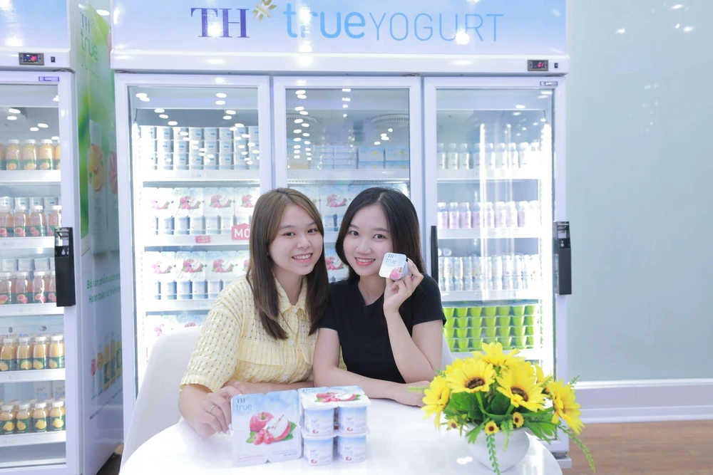 Sữa chua Táo – Sơ ri tự nhiên mới của TH true YOGURT là một lựa chọn hoàn hảo để đổi vị.