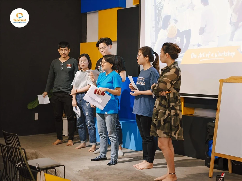 Một giờ học thuyết trình tiếng Anh tại TalkFirst