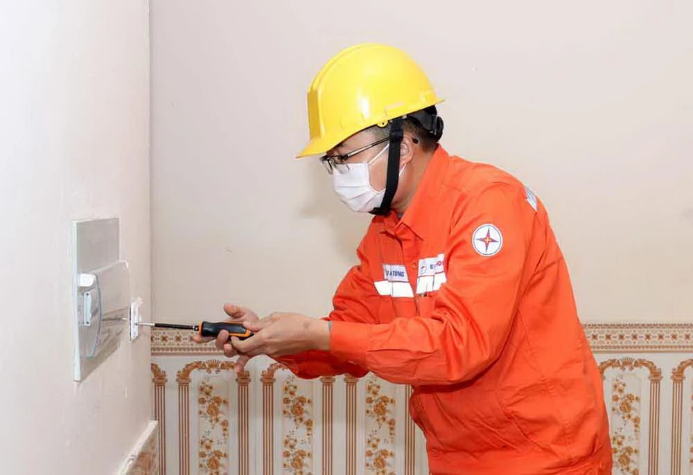 EVN triển khai nhiều chương trình chăm sóc khách hàng trong Tháng tri ân năm 2022.