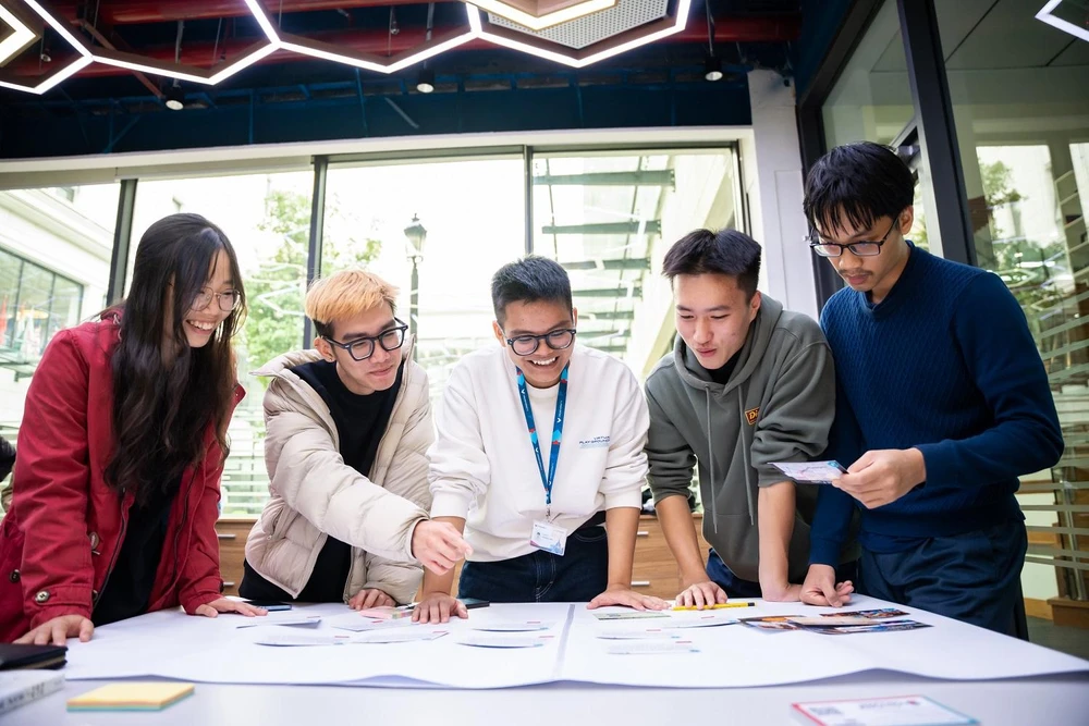 Các thiết kế không gian linh hoạt, sáng tạo tại Trung tâm khởi nghiệp E-Lab tại VinUni hỗ trỡ các nhu cầu về khu làm việc mở, hay nơi tổ chức hội thảo, chia sẻ ý tưởng, thiết kế mô hình cho các dự án của sinh viên.