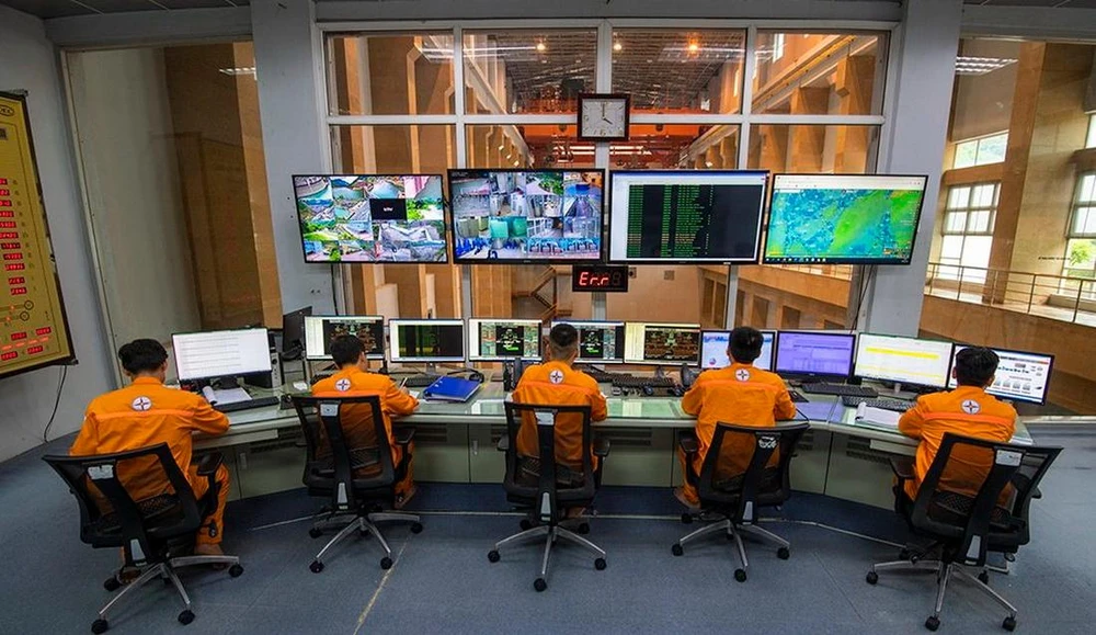 Áp dụng công tác chuyển đổi số trong công việc tại phòng điều khiển trung tâm Nhà máy thủy điện Bản Vẽ.