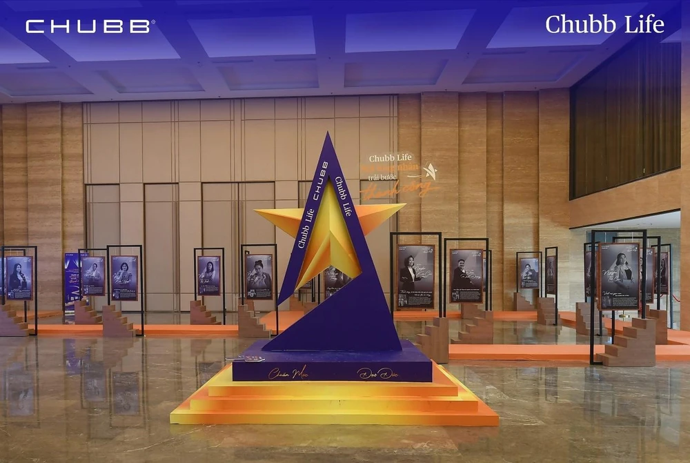 Hình ảnh những “người bảo vệ” đại diện cho câu chuyện truyền cảm hứng về “lòng nhân” tại Chubb Life được tái hiện sống động trên trang microsite.