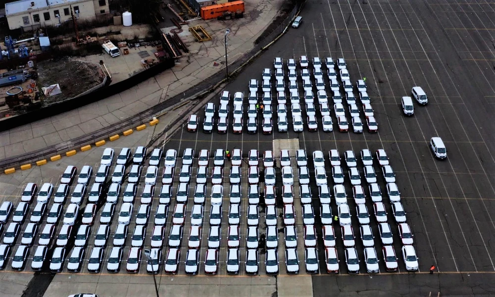 999 xe VinFast đầu tiên cập cảng Mỹ thuộc dòng VF 8 City Edition.